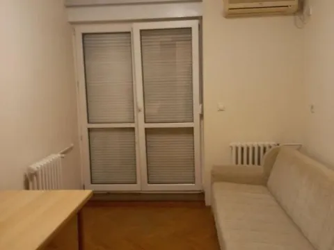 Izdavanje, jednosoban stan, 38m², Grbavica, Novi Sad Sve Podlokacije - image 1