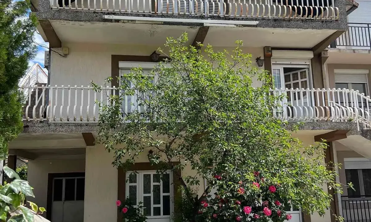 Rent, house, 250m², Tološi, Podgorica