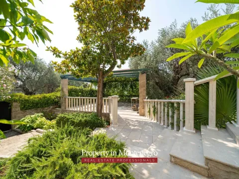 Prodaja, kuća, 971m², Petrovac, Budva - image 78