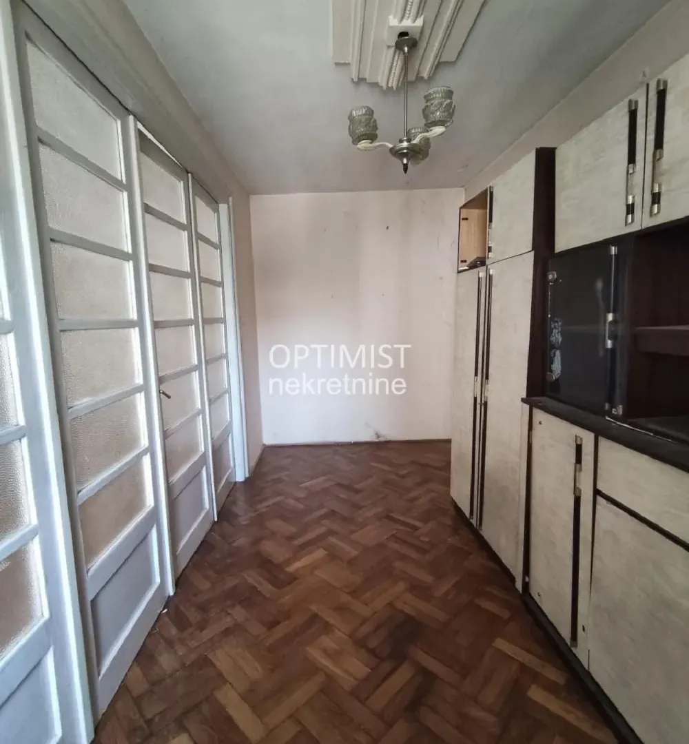 Prodaja, trosoban stan, 77m², Stari Grad, Beograd