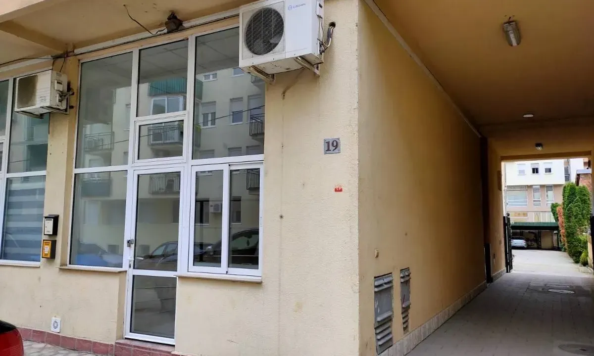 Sale, office space, 63m², Sajmište, Novi Sad
