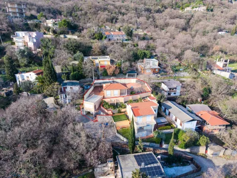 Prodaja, kuća, 144m², Zagrađe, Bar - image 1