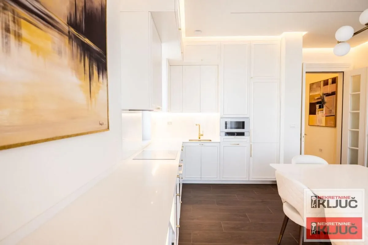 Izdavanje, četvorosoban stan, 135m², Tatarsko brdo, Petrovaradin