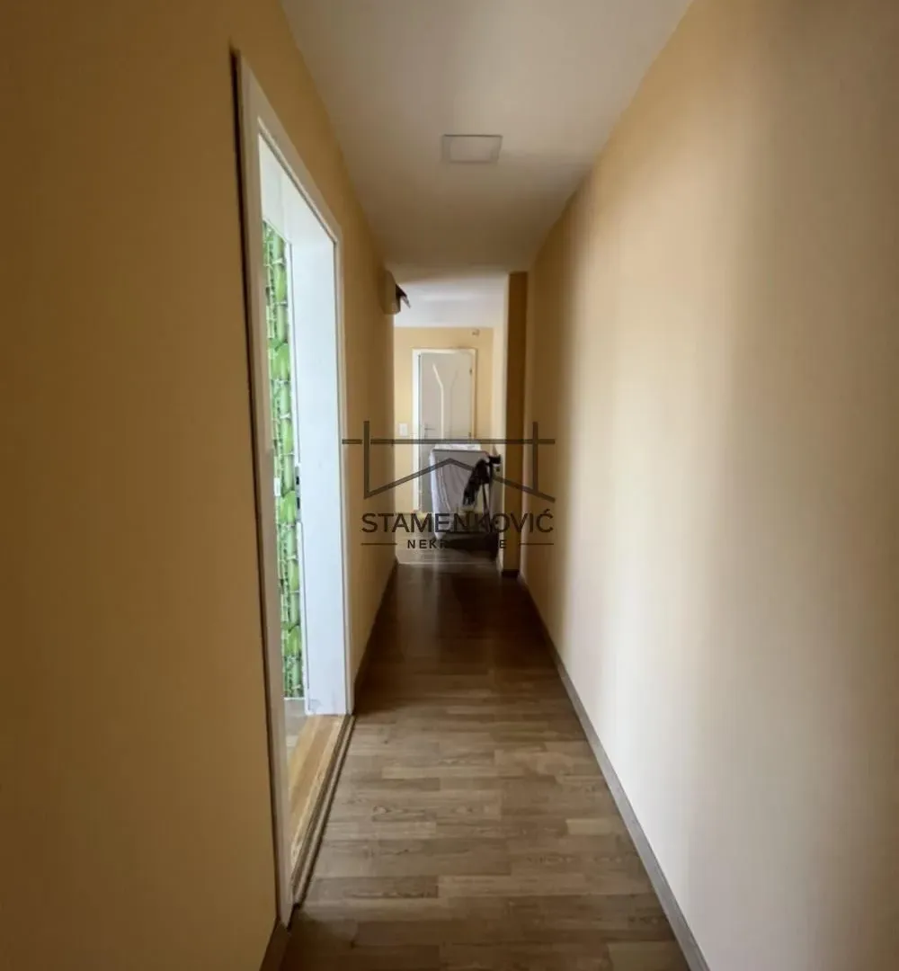 Prodaja, trosoban stan, 111m², Grbavica, Novi Sad Sve Podlokacije