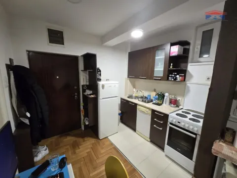 Izdavanje, jednosoban stan, 35m², Socijalno, Novi Sad Sve Podlokacije - image 7