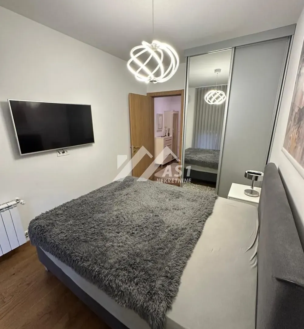 Izdavanje, trosoban stan, 60m², Grbavica, Novi Sad Sve Podlokacije