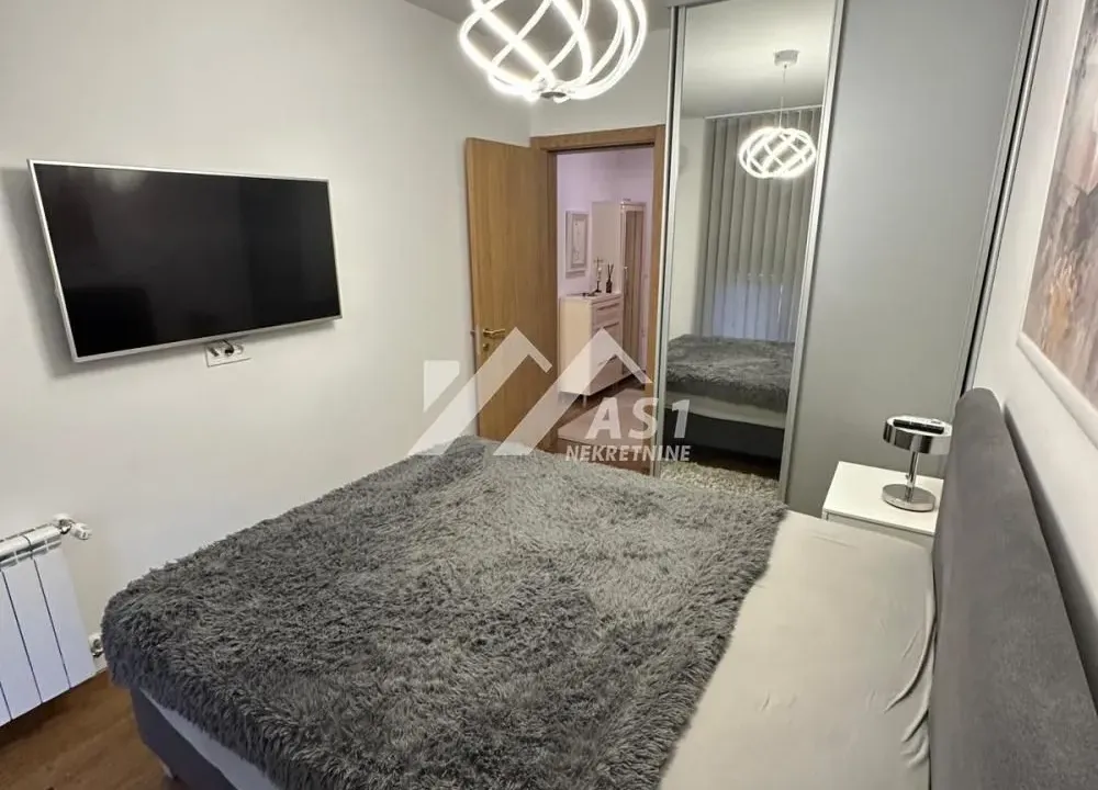 Izdavanje, trosoban stan, 60m², Grbavica, Novi Sad Sve Podlokacije