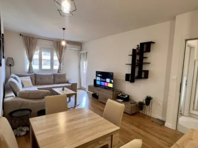 Prodaja, jednosoban stan, 53m², Central Point, Podgorica