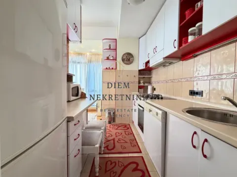Rent, two bedroom apartment, 76m², Podgorica, Crna Gora - image 9