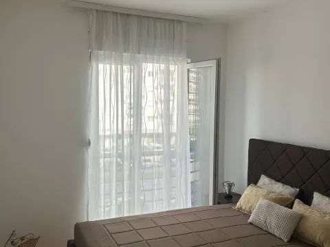 Izdavanje, jednosoban stan, 42m², Stari Aerodrom, Podgorica - image 3