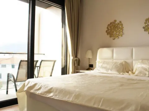 Sale, one bedroom apartment, 50m², Tivat, Crna Gora - image 9