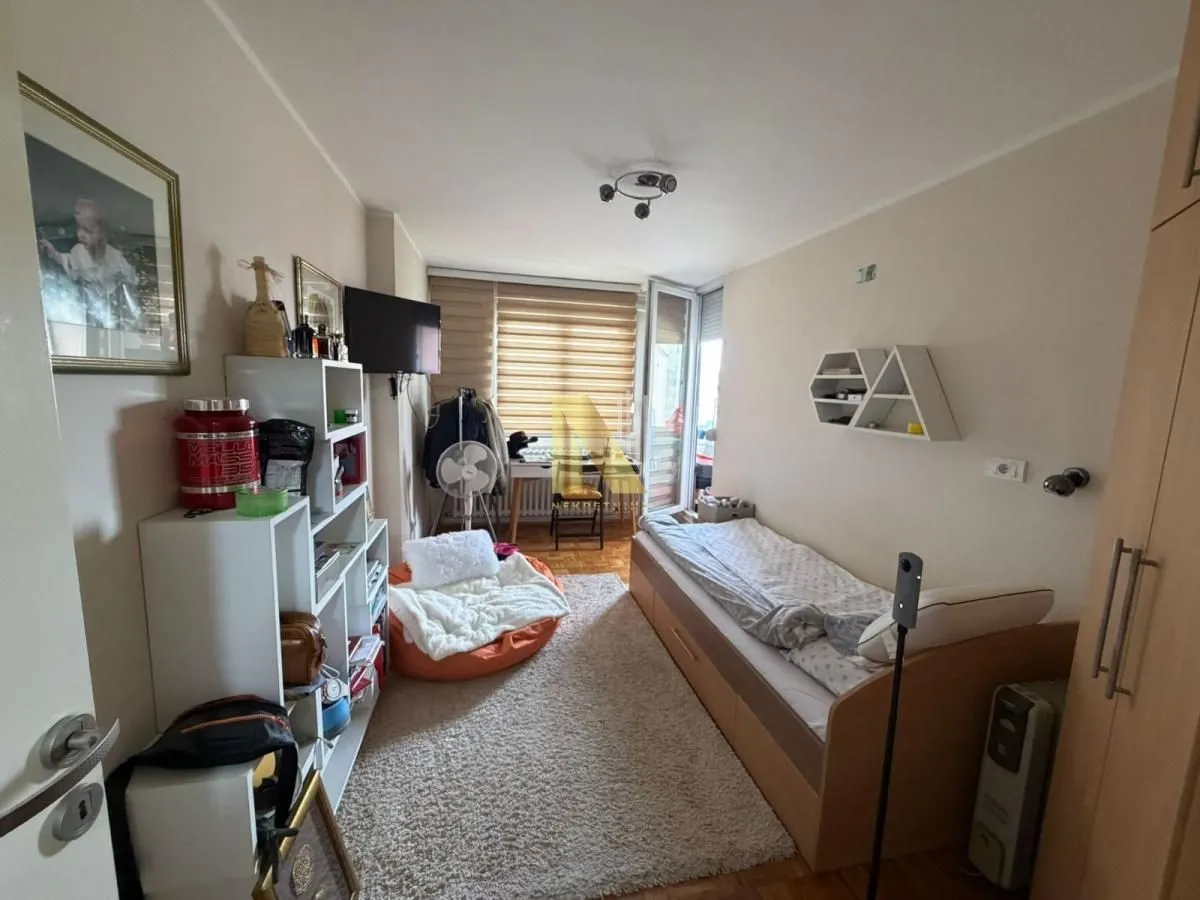 Prodaja, trosoban stan, 76m², Novo naselje, Novi Sad