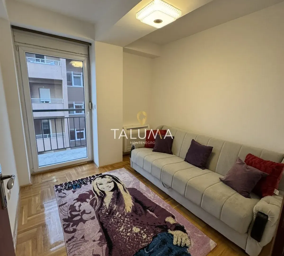 Rent, three bedroom apartment, 92m², City Kvart, Podgorica
