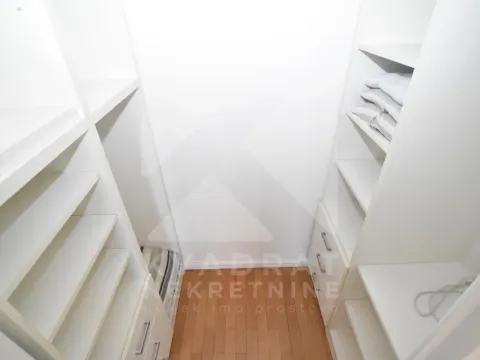 Prodaja, jednosoban stan, 60m², Stari Aerodrom, Podgorica - image 9