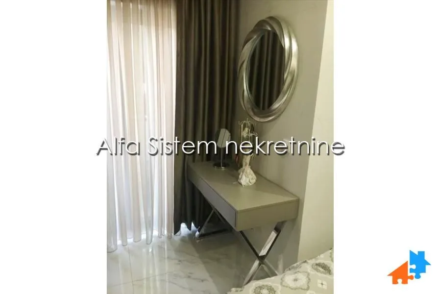 Izdavanje, dvosoban stan, 56m², Čubura, Beograd