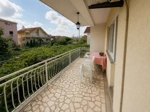 Rent, two bedroom apartment, 108m², Stari Aerodrom, Podgorica - image 12