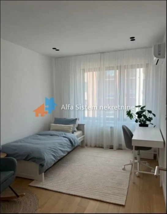Rent, four bedroom apartment, 112m², Stari Grad, Beograd