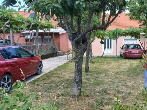 Sale, house, 113m², Cetinje, Crna Gora - image 1