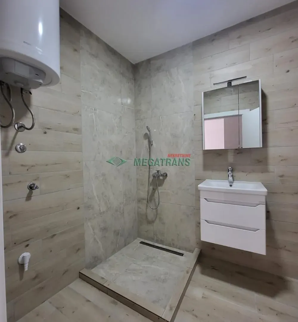 Izdavanje, dvosoban stan, 50m², Salajka, Novi Sad Sve Podlokacije