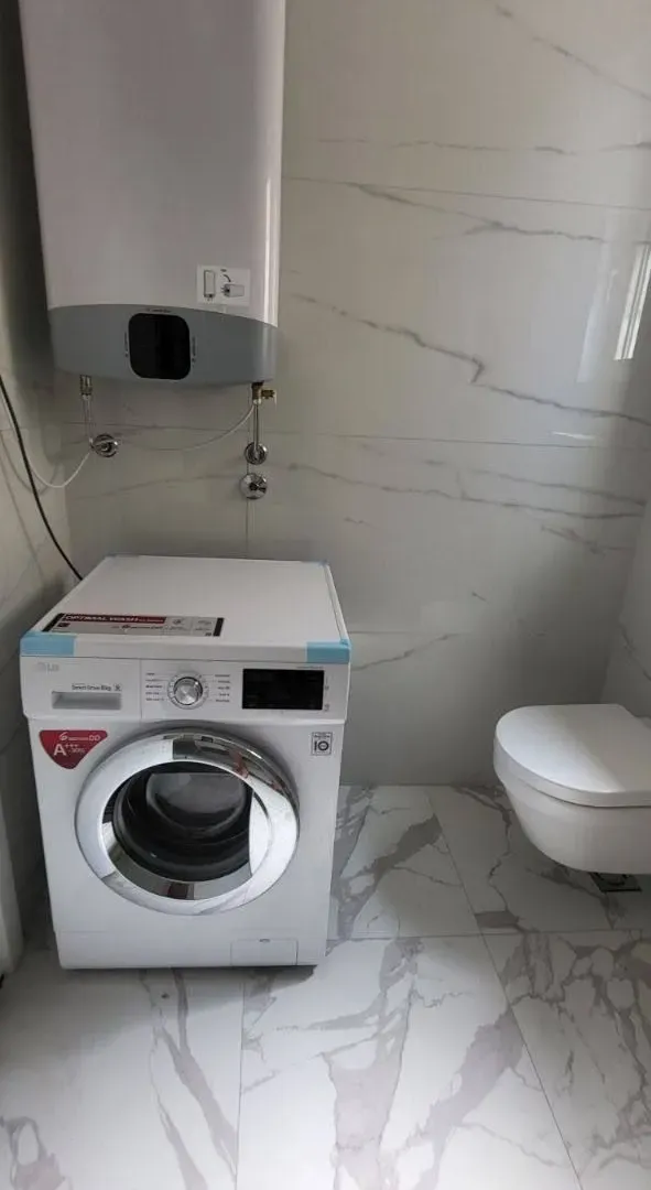 Izdavanje, dvosoban stan, 65m², Budva okolina, Budva