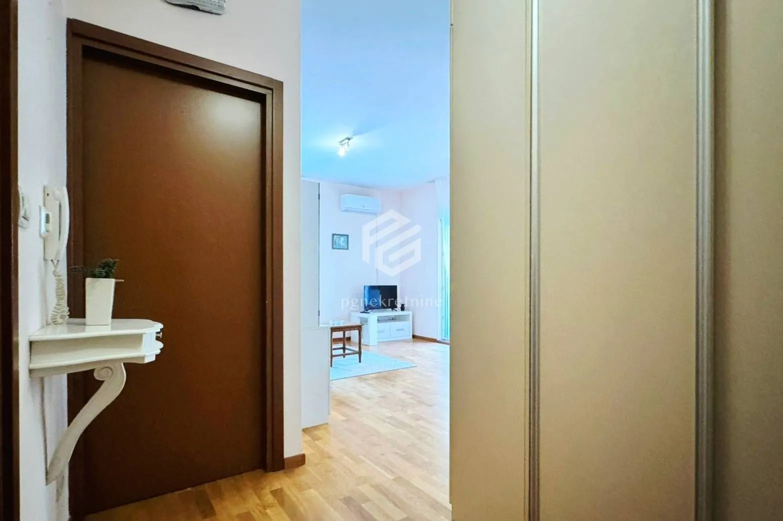 Rent, one bedroom apartment, 50m², City Kvart, Podgorica