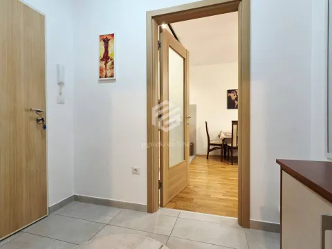 Izdavanje, dvosoban stan, 66m², Stari Aerodrom, Podgorica - image 10
