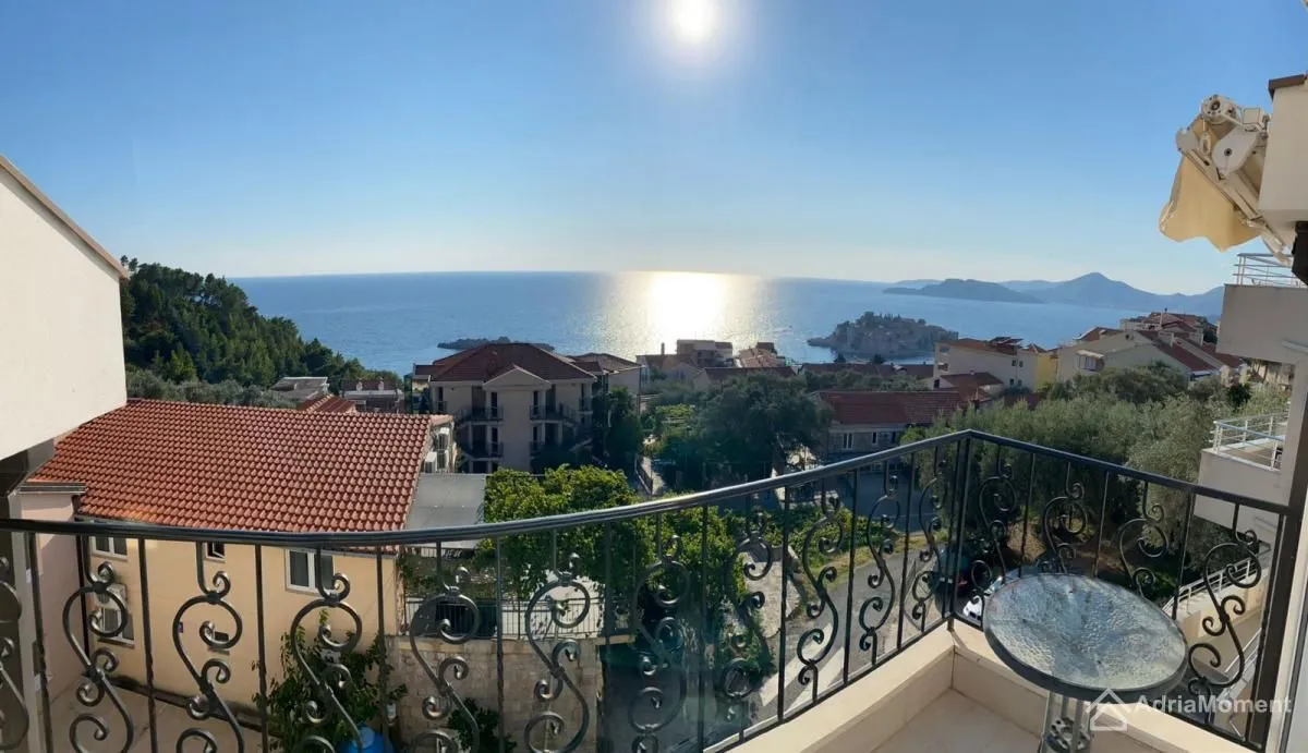 Prodaja, četvorosoban stan, 82m², Sveti Stefan, Budva