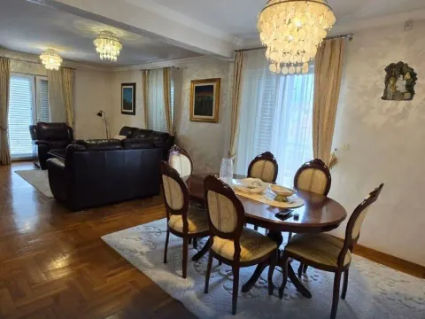 Izdavanje, dvosoban stan, 80m², Preko Morače, Podgorica