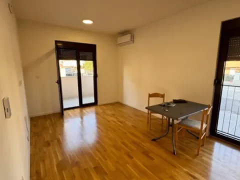 Izdavanje, jednosoban stan, 45m², Zabjelo, Podgorica - image 6