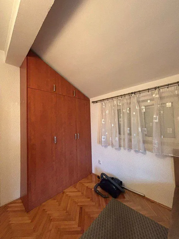 Izdavanje, jednosoban stan, 38m², Stari Aerodrom, Podgorica