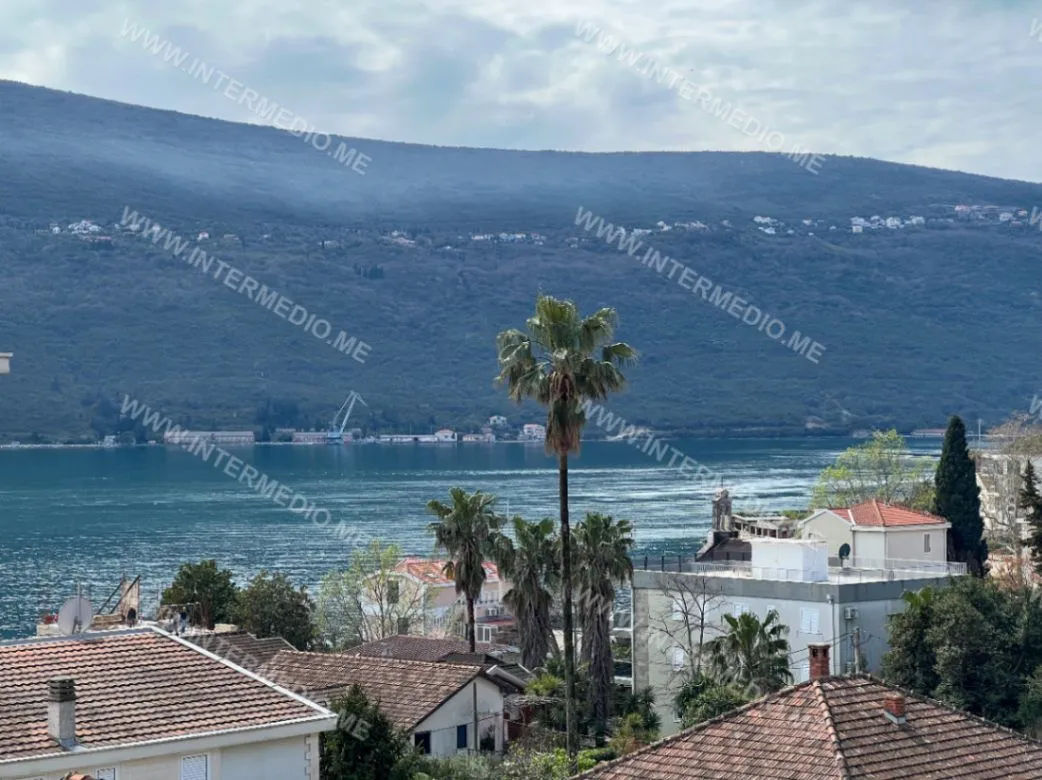 Prodaja, jednosoban stan, 43m², Đenovići, Herceg Novi