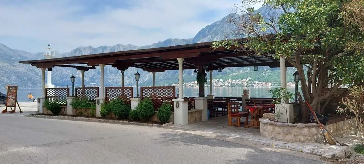 Prodaja, kuća, 420m², Prčanj, Kotor