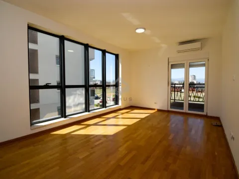 Rent, office space, 74m², Stari Aerodrom, Podgorica - image 1