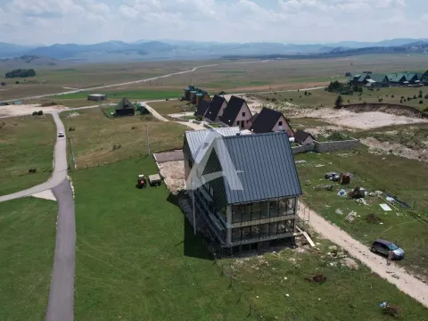 Prodaja, jednosoban stan, 48m², Žabljak, Crna Gora - image 11