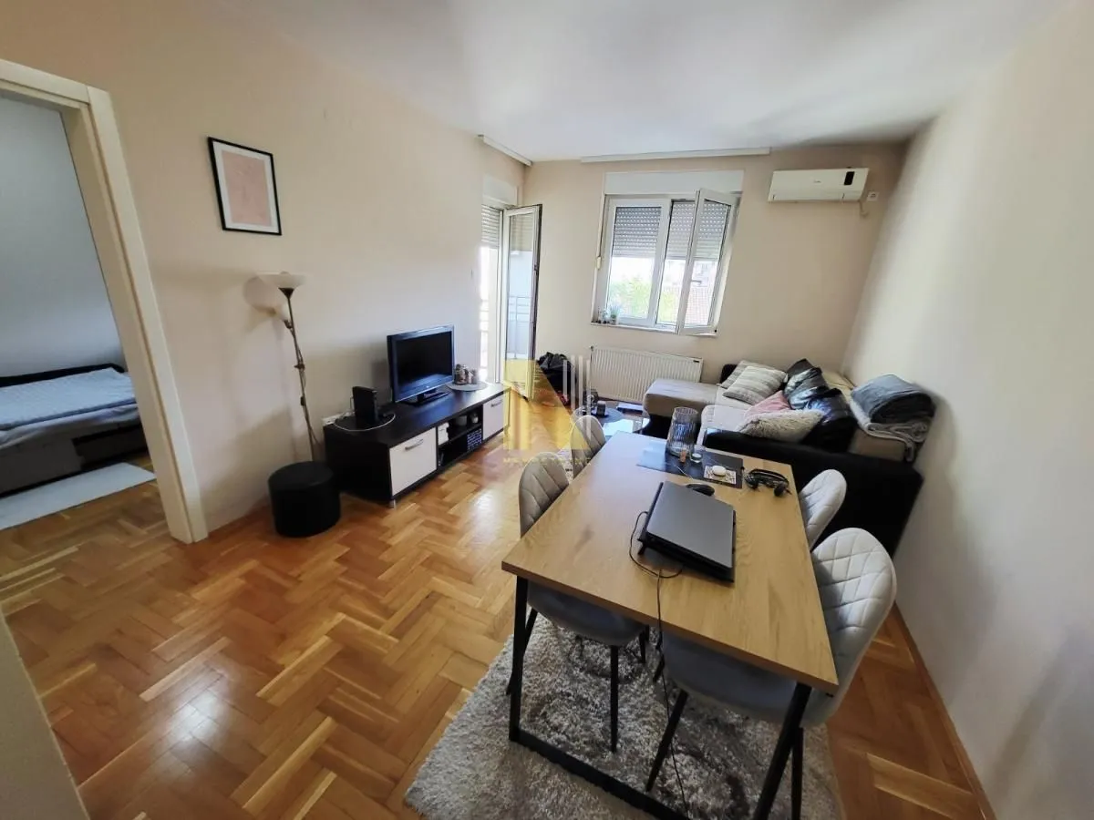 Prodaja, jednosoban stan, 37m², Salajka, Novi Sad Sve Podlokacije