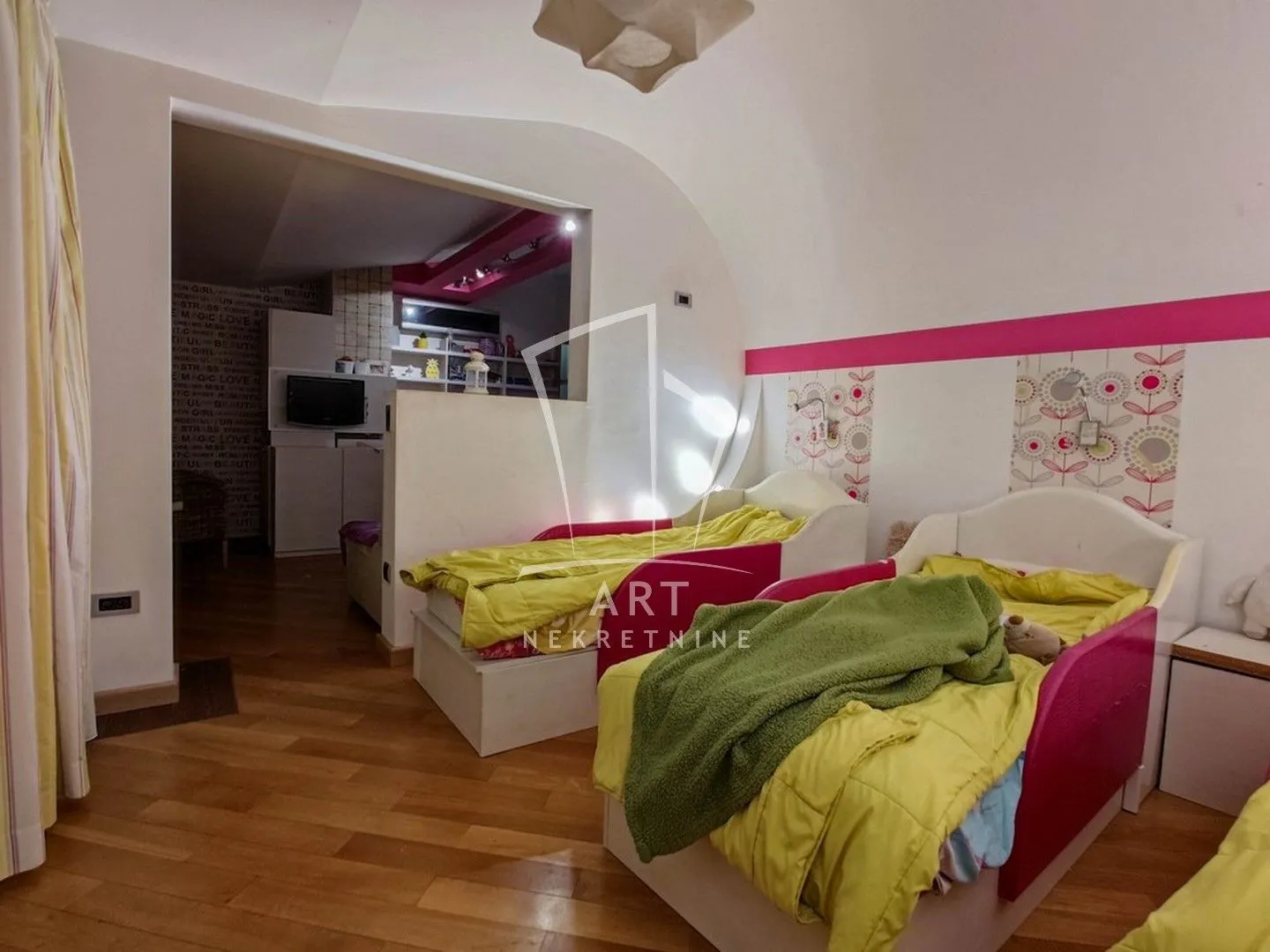 Prodaja, četvorosoban stan, 165m², Novi Beograd Blok 22, Novi Beograd Sve Podlokacije
