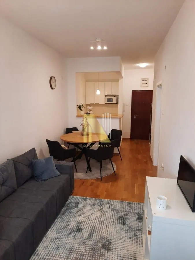 Izdavanje, dvosoban stan, 41m², Liman 3, Novi Sad Sve Podlokacije
