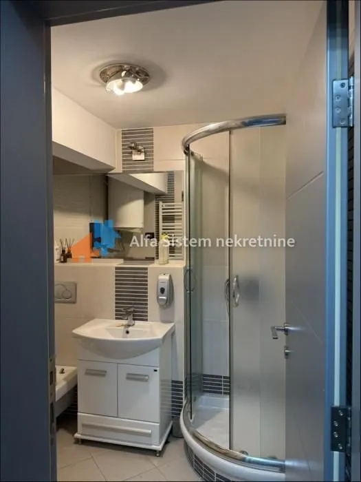 Rent, office space, 144m², Južni Bulevar, Vračar Sve Podlokacije
