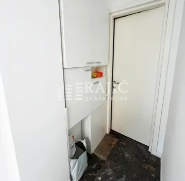Rent, office space, 100m², Kalenić Pijaca, Vračar Sve Podlokacije - image 9