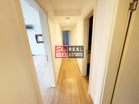 Izdavanje, trosoban stan, 126m², Kalenić Pijaca, Vračar Sve Podlokacije - image 11