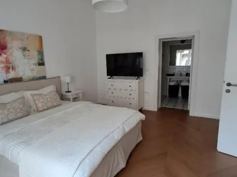 Sale, three bedroom apartment, 110m², Zeleni Venac, Beograd - image 6
