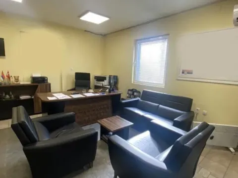 Izdavanje, poslovni prostor, 120m², Mali Mokri Lug, Zvezdara Sve Podlokacije - image 4