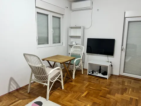Rent, two bedroom apartment, 64m², Krivi Most, Podgorica - image 6