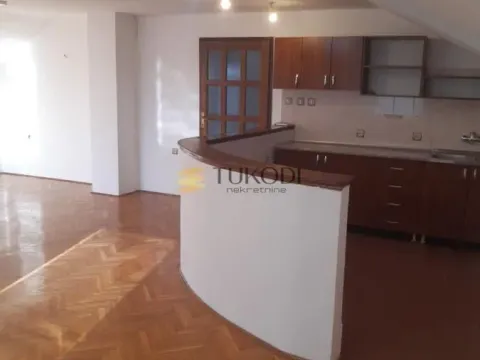 Izdavanje, kuća, 303m², Telep, Novi Sad Sve Podlokacije - image 11
