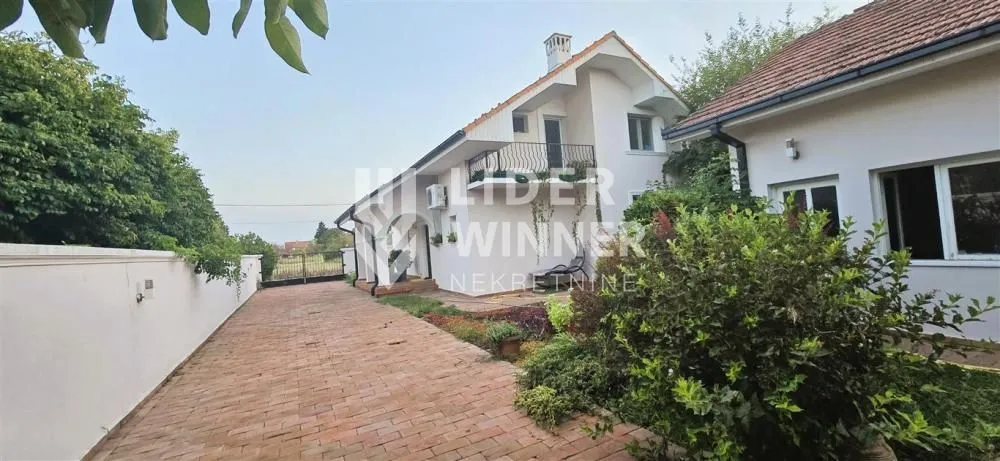 Prodaja, kuća, 340m², Zemun Ugrinovci, Zemun Sve Podlokacije