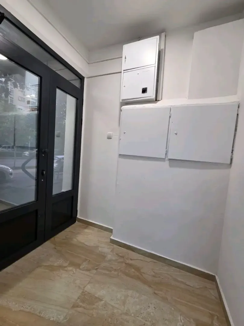 Rent, office space, 48m², Autobuska stanica, Podgorica