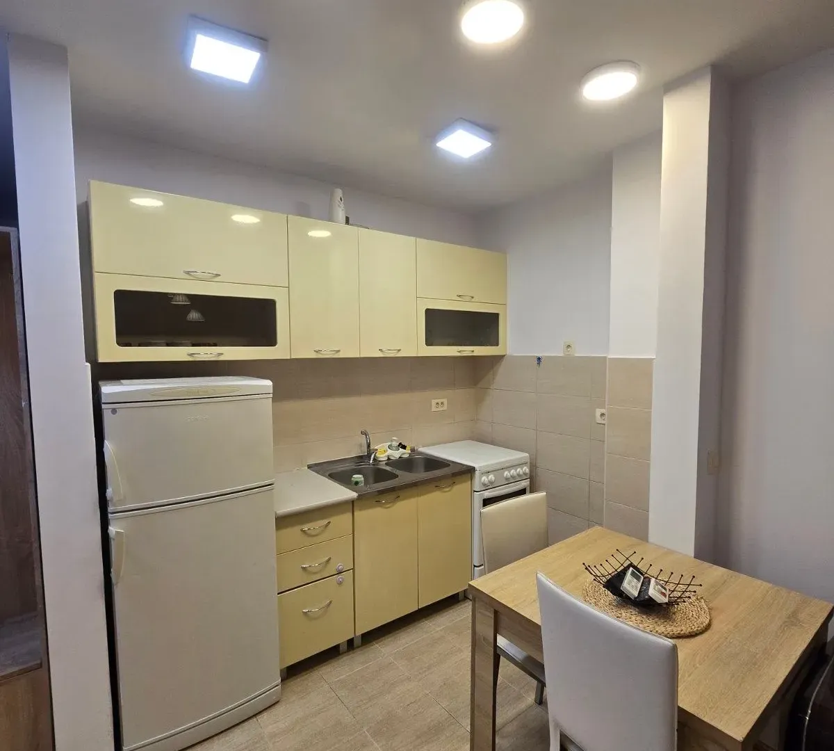 Izdavanje, jednosoban stan, 45m², Dubovica, Budva