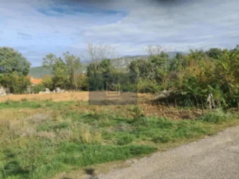 Zemljište in Glavica