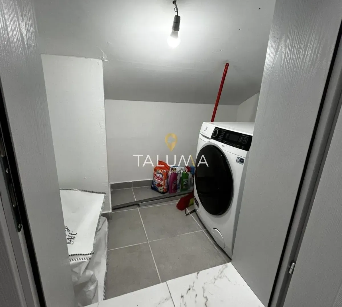 Izdavanje, dvosoban stan, 80m², Zabjelo, Podgorica
