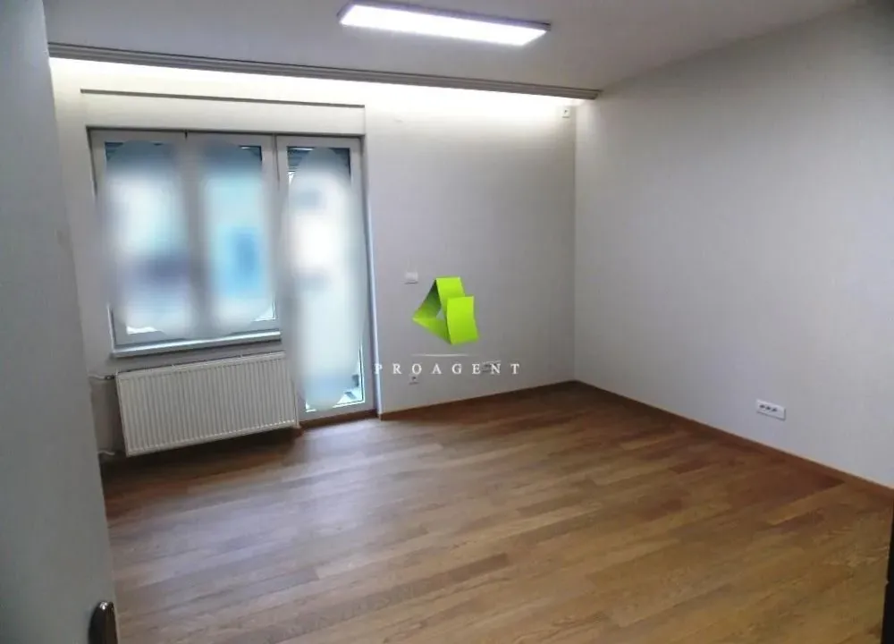 Rent, office space, 73m², Medijana, Niš